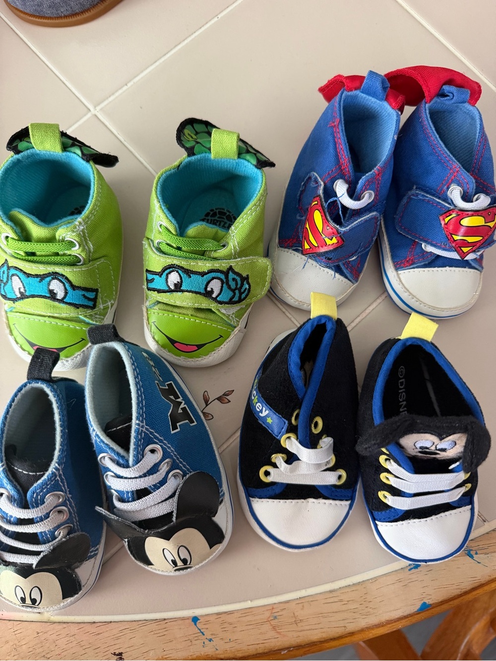 Kids Green Turtle & Blue Superman Character Sneakers - Unbranded 3-6 months